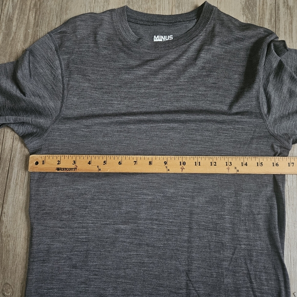 Minus 33 Merino Wool Men's Charcoal Short Sleeve Tee Shirt 100% Wool Small - Picture 5 of 7